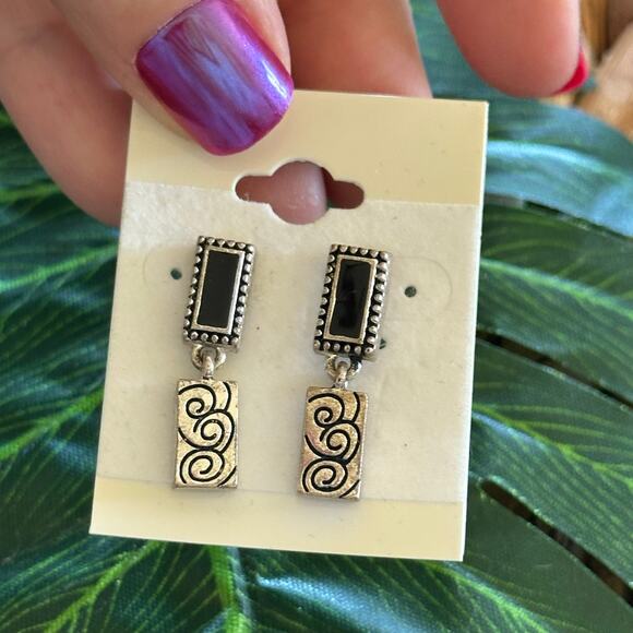 BOGO FREE MINIMILIST SILVER BLACK EARRINGS - Picture 1 of 4